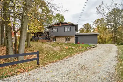 631 Carson Salt Springs Road, Warren, OH 44481