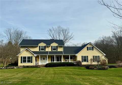 16275 Lucky Bell Lane, Newbury, OH 44065