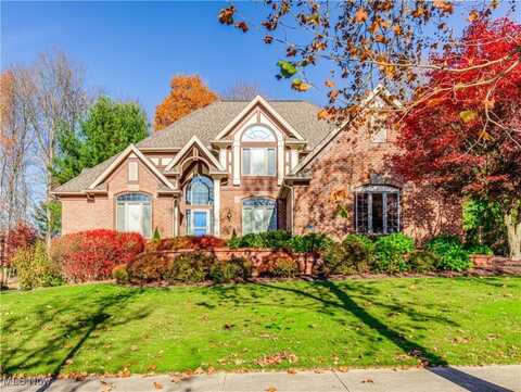 2665 Deer Ridge Run, Cuyahoga Falls, OH 44223