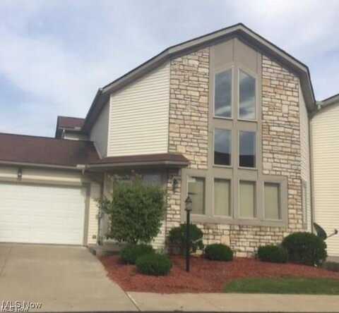 1813 Stone Manor Circle, Brunswick, OH 44212