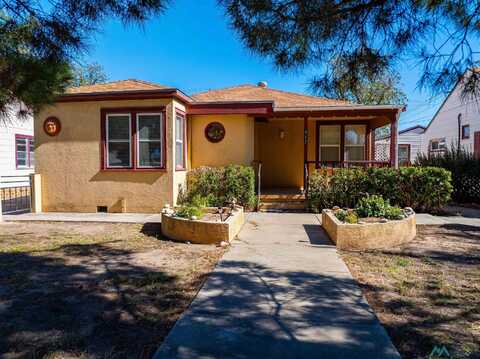 412 S Lake Street, Carlsbad, NM 88220