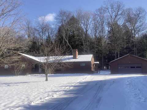 106 Fairwood Parkway, Morristown, VT 05661