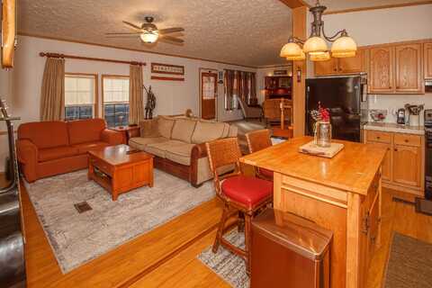 6738 Vt Route 100, Wardsboro, VT 05360