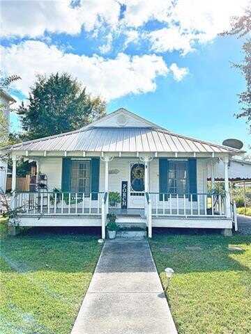 305 MORGAN Street, Madisonville, LA 70447