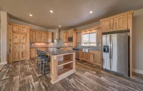 780 Road 12, Powell, WY 82435