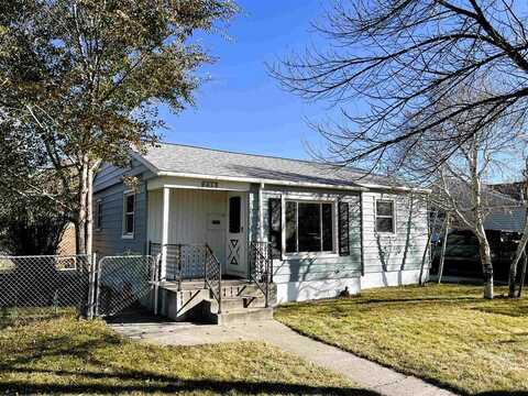 739 S 13th St S, Worland, WY 82401