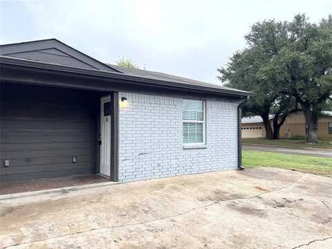 715 E 3rd Street, Weatherford, TX 76086