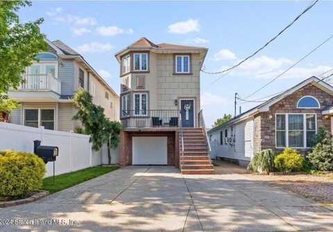 27 Marscher Pl, Staten Island, NY 10309