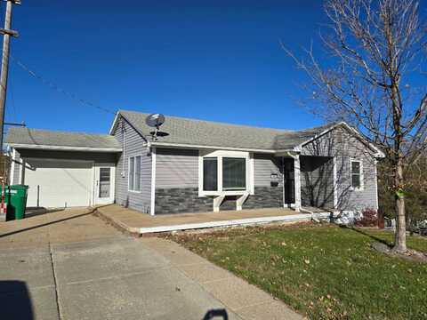 404 9th St, Corning, IA 50841