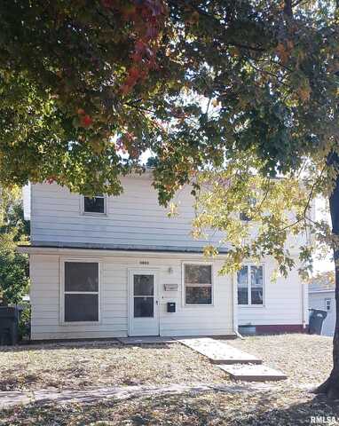 2349 N 5TH Street, Clinton, IA 52732