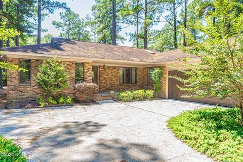 165 Merion Circle, Pinehurst, NC 28374