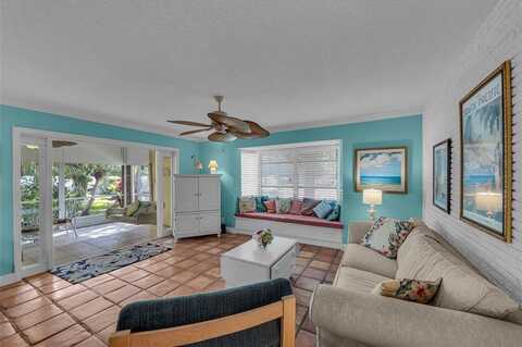 2541 NE 11th St, Pompano Beach, FL 33062