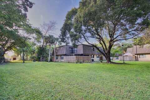 13997 SW 94th Cir Ln, Miami, FL 33186