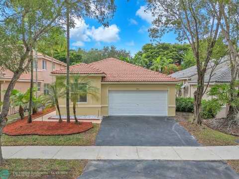 941 Bluewood Ter, Weston, FL 33327