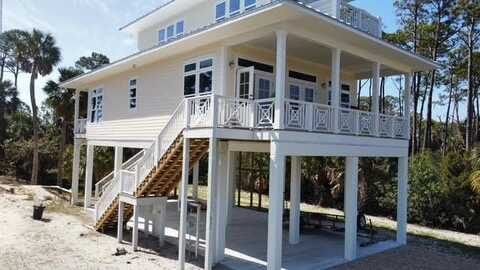 696 E Bay Shore Dr, St. George Island, FL 32328