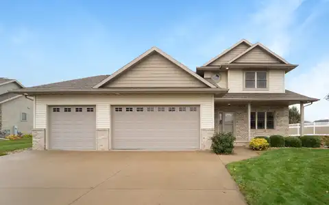 N9115 HEDGEROW Drive, APPLETON, WI 54915