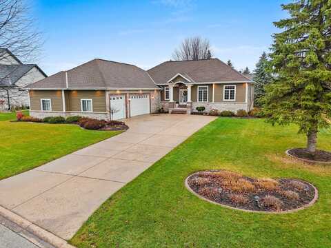 1112 CROWN POINTE Circle, SUAMICO, WI 54173