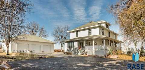 102 S Walnut Ave, Luverne, MN 56156