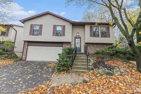 2913 ROUNDTREE Drive, Troy, MI 48083