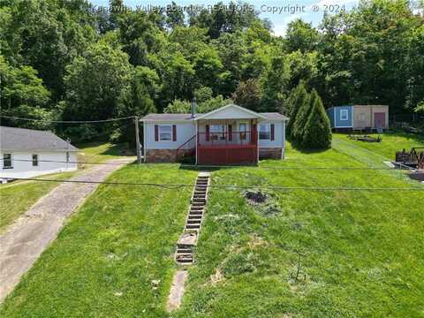 6631 Sanns Drive, Lesage, WV 25537