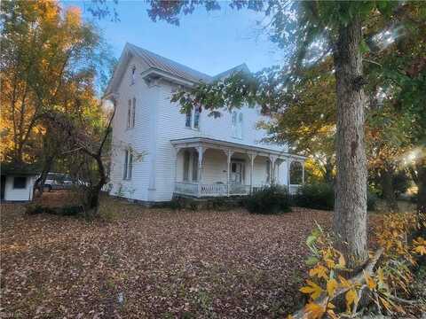 22446 E Depot Street, Newsoms, VA 23874