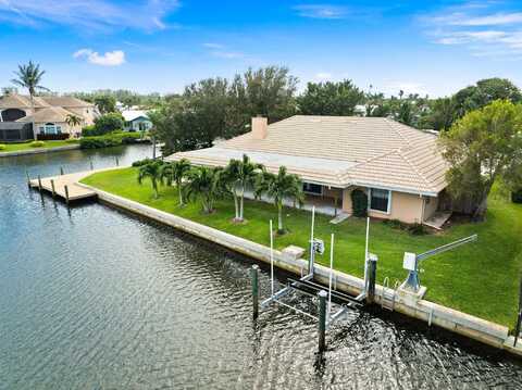 130 Queen Catherina Court, Hutchinson Island, FL 34949