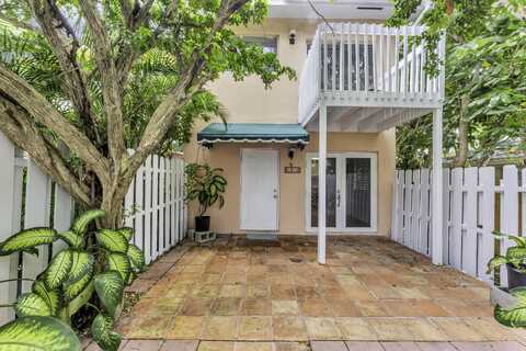 1912 NE 6th Street, Deerfield Beach, FL 33441