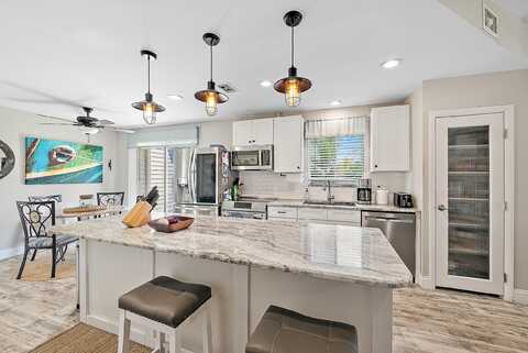 18352 Flagship Circle, Jupiter, FL 33458