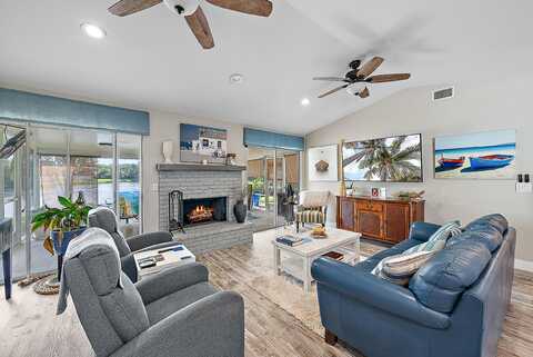 18352 Flagship Circle, Jupiter, FL 33458