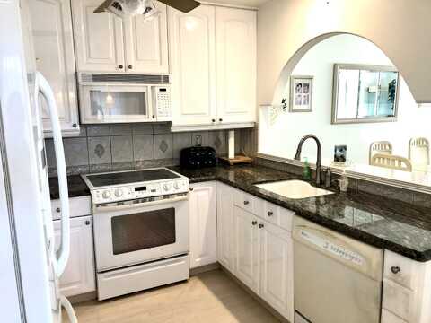 7633 S Tahiti Lane, Lake Worth, FL 33467