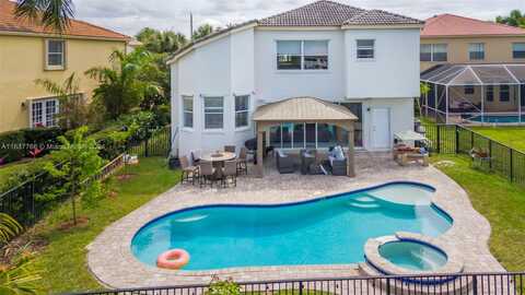 9851 Woolworth Court, Wellington, FL 33414