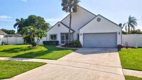 11 Cedar Circle, Boynton Beach, FL 33436