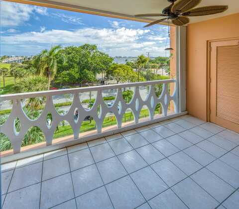 15 S Golfview Road, Lake Worth, FL 33460