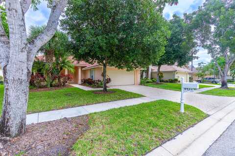 9141 Bay Harbour Circle, West Palm Beach, FL 33411