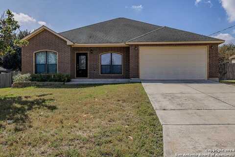 96 Windcrest, Floresville, TX 78114