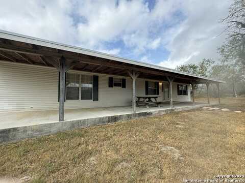 7265 US HWY 87, La Vernia, TX 78121