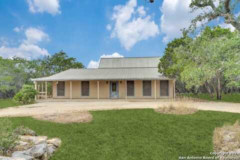 130 Ranch Rd, Pipe Creek, TX 78063