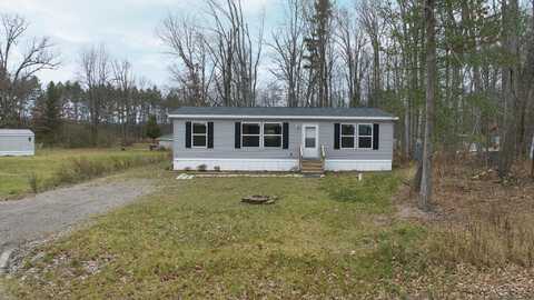 7942 N Airpark, Weidman, MI 48893