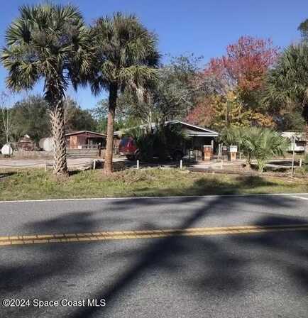 882 County Road 310, Interlachen, FL 32148