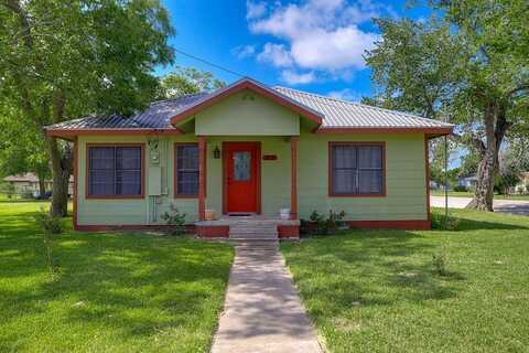 429 West 4th Street, Flatonia, TX 78941