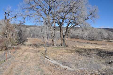 527/529 County RD 41, Alcalde, NM 87511