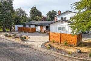 3636 Traverse Street, Redding, CA 96002