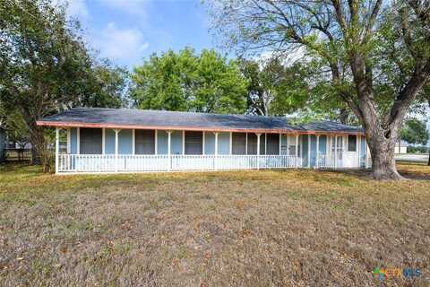 421 E Thirteenth Street, Shiner, TX 77984