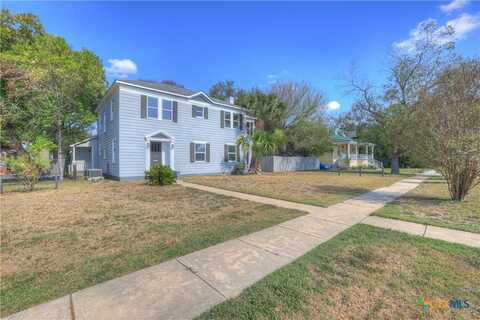 601 E Bowie Street, Luling, TX 78648