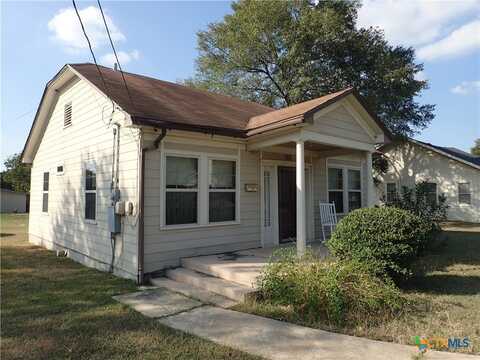 824 S Laurel Avenue, Luling, TX 78648