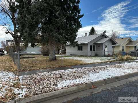 244 E 4th N, St Anthony, ID 83445