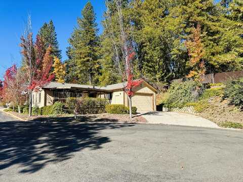 10198 Woodleaf Circle, Grass Valley, CA 95949