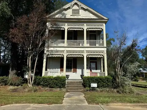 225 Magnolia St, Magnolia, MS 39652