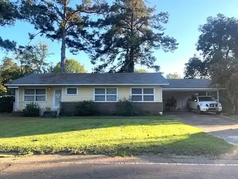 912 Lee Avenue, Crystal Springs, MS 39059