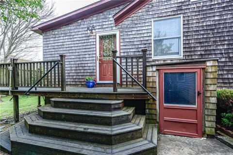 12 Draper Avenue, Middletown, RI 02842